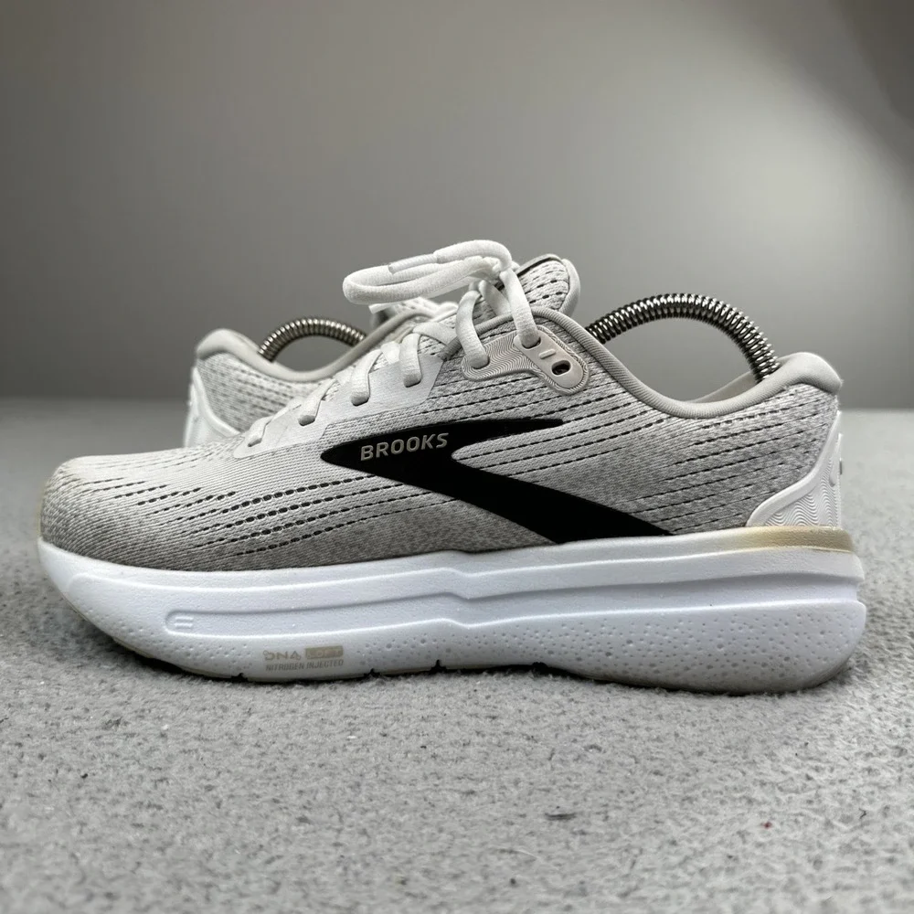 Brooks Ghost Max 2 Running Shoes Men 8D White Black Athletic Sneakers